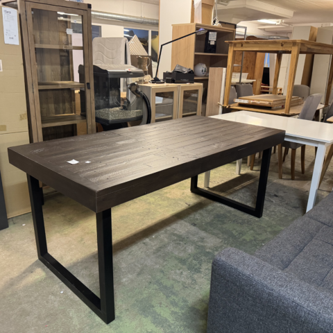 matbord + iläggsskiva