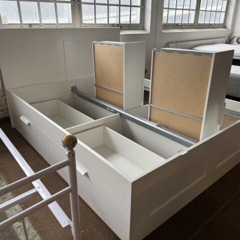 Sängram med 4st lådor