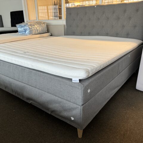 Kontinentalsäng + bäddmadrass