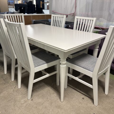 Matbord + iläggsskiva