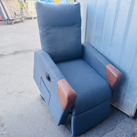 Seat-up-fåtölj